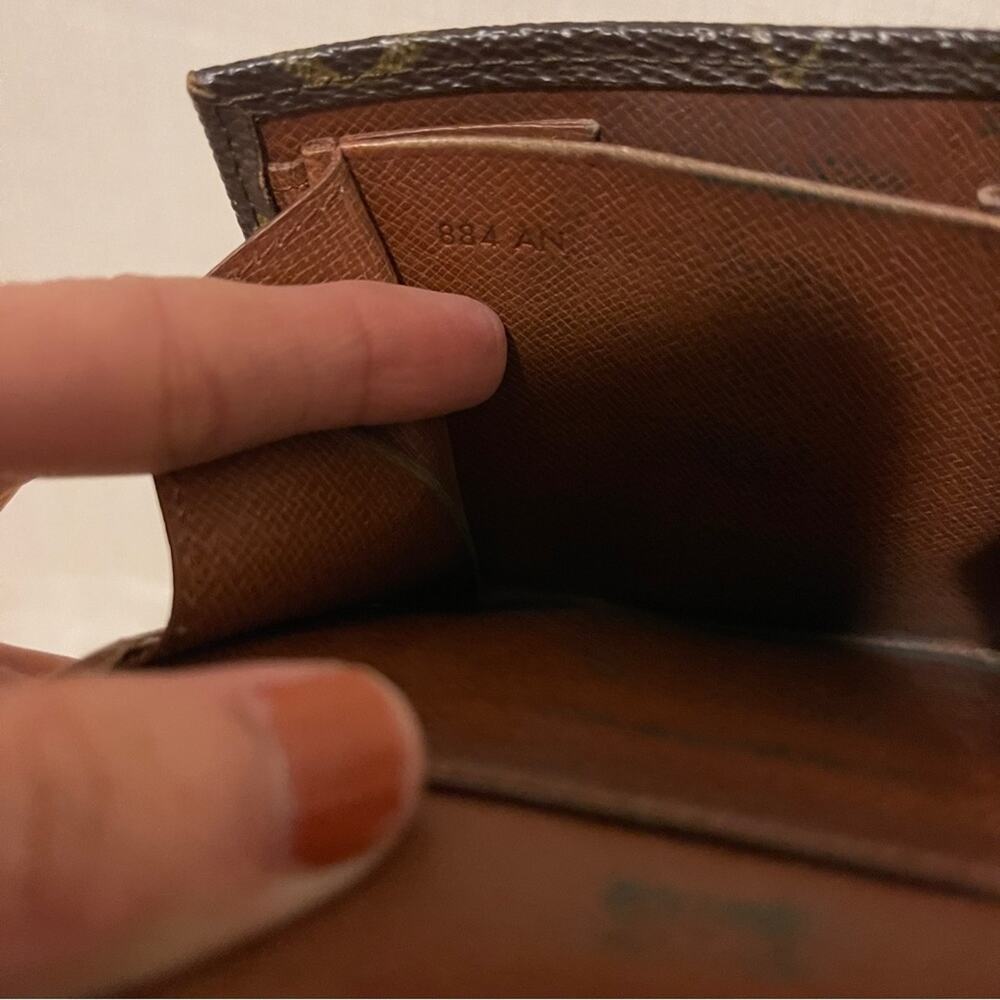 Louis Vuitton Authentic Monogram Compact Bi-fold Wallet Brown - Picture 5 of 11